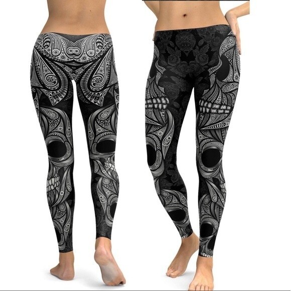 Gearbunch Ornamental Skull Leggings Leggings XS NWOT - Picture 1 of 12